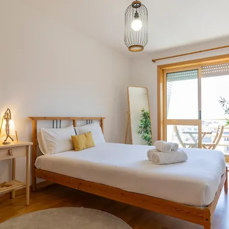 Cozy Downtown By Unique Hosts