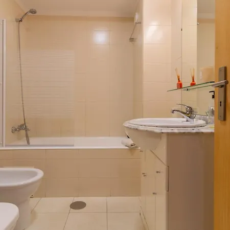 Cozy Downtown By Unique Hosts Apartment
